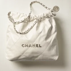 CHANEL 22 SMALL HANDBAG