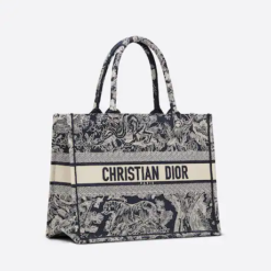 MEDIUM DIOR BOOK TOTE Blue Toile de Jouy Reverse Embroidery (36 x 27.5 x 16.5 cm)