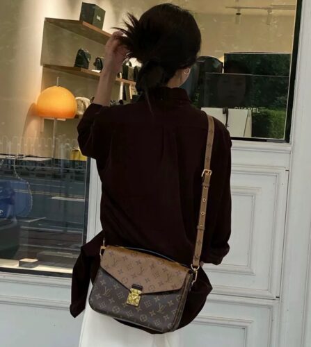 Louis Vuitton Pochette Metis M44876 photo review