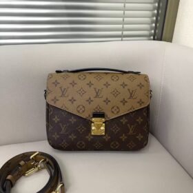 Louis Vuitton Pochette Metis M44876 photo review