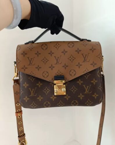 Louis Vuitton Pochette Metis M44876 photo review