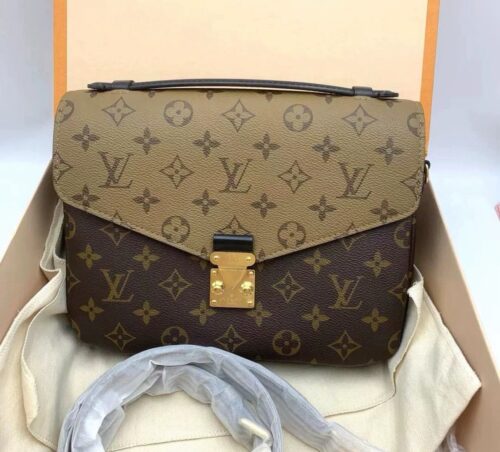 Louis Vuitton Pochette Metis M44876 photo review